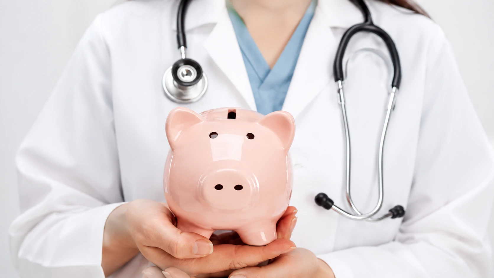 Título do artigo Assistente Virtual Médica: A Estratégia Mais Inteligente para Cortar Despesas, abordando como a assistência virtual para médicos ajuda a reduzir custos no consultório.